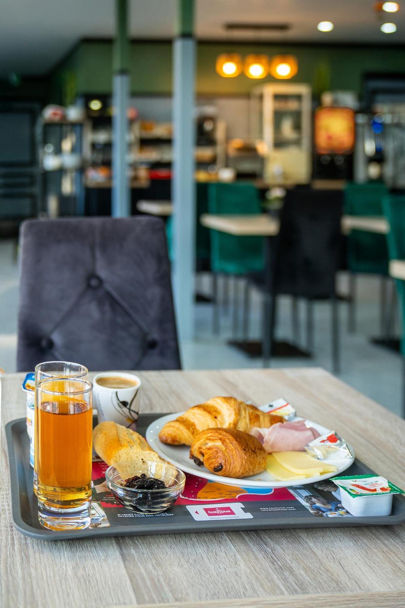 Fasthotel Le Mans Nord Fh Confort Saint-Saturnin  Eksteriør billede